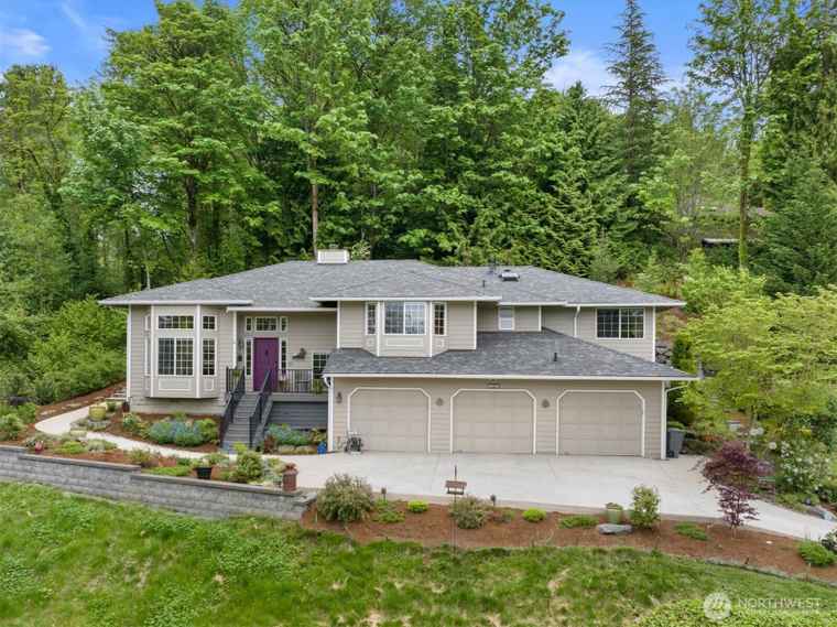 Photo of 7123 NE 165th St Kenmore, WA 98028