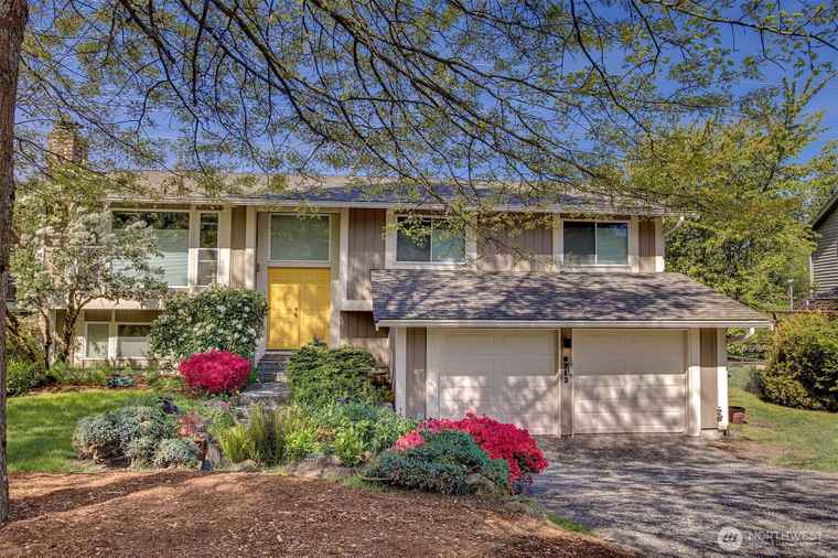 Photo of 6713 128th Ave SE Bellevue, WA 98006