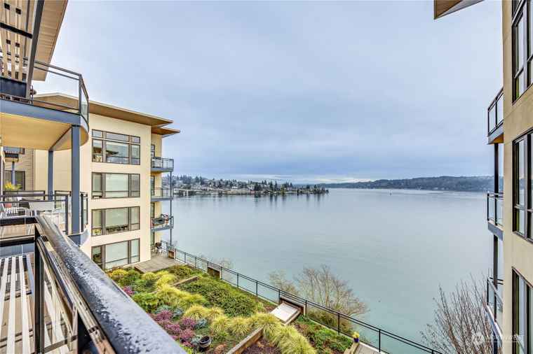 Photo of 400 Washington Ave #307 Bremerton, WA 98337