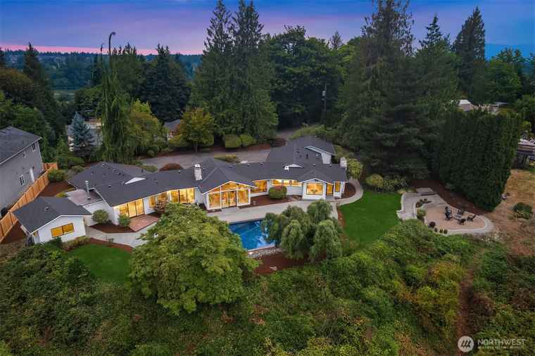 Photo of 111 E Rivmont Dr Monroe, WA 98272