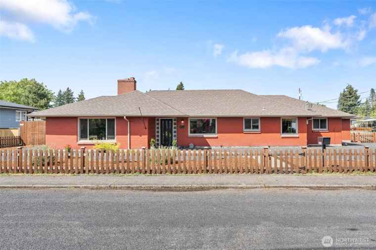 Photo of 1001 Elm St Centralia, WA 98531