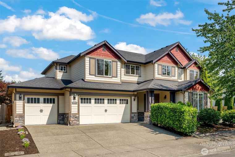 Photo of 27458 237th Ave SE SE Maple Valley, WA 98038