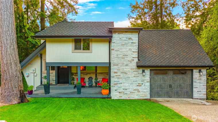 Photo of 12995 Lake Shore Dr NW Poulsbo, WA 98370