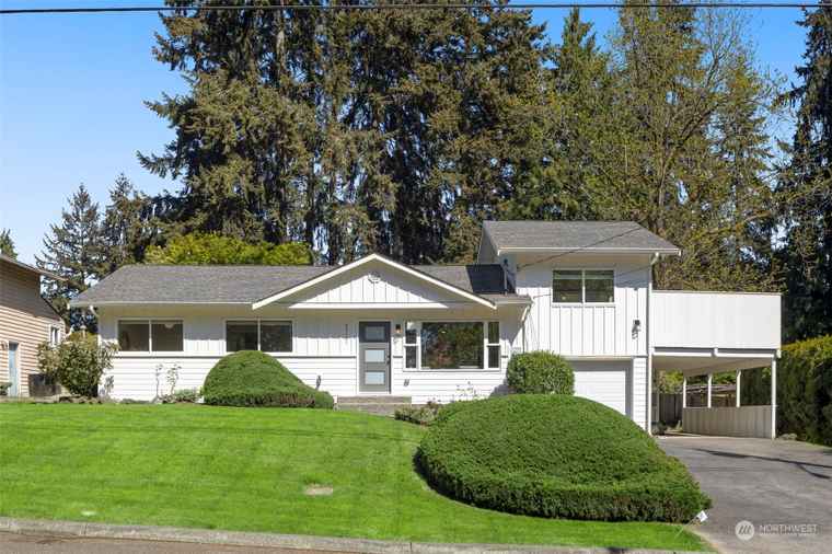 Photo of 24101 4th Pl W Bothell, WA 98021