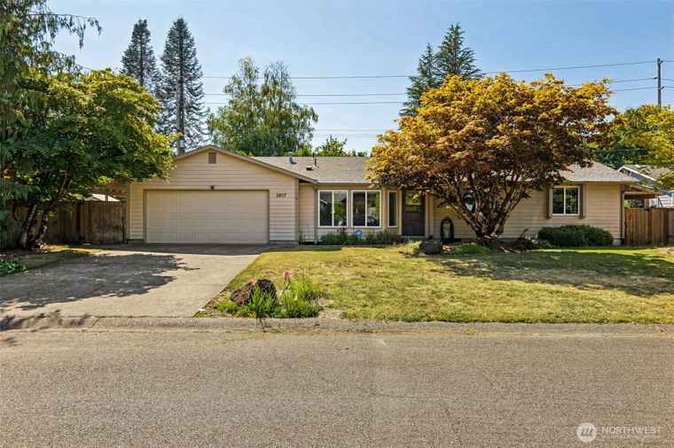 Photo of 2807 Kirkaldy Ct SE Olympia, WA 98501