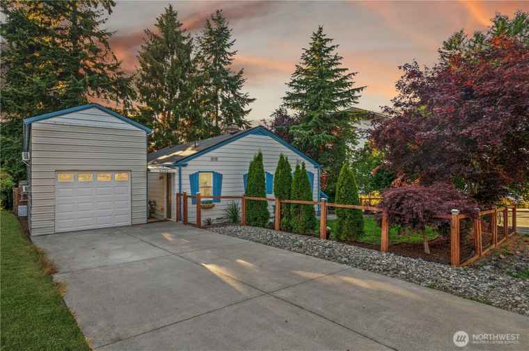 Photo of 6232 Berkshire Dr Everett, WA 98203