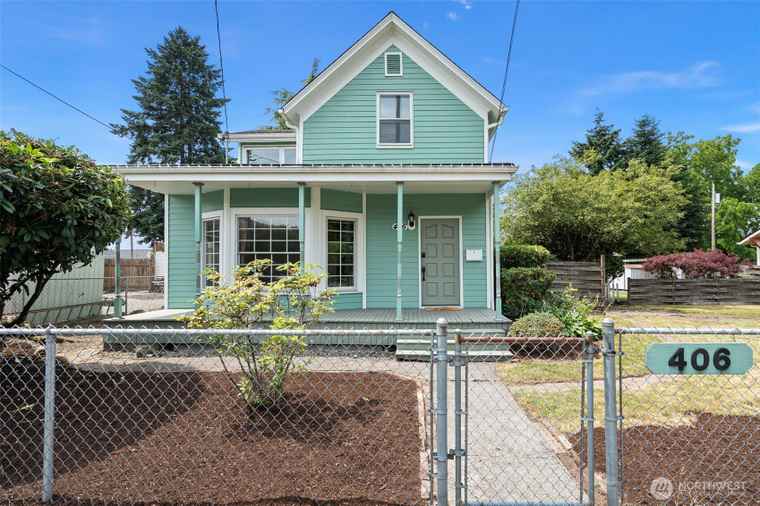 Photo of 406 4th St NE Puyallup, WA 98372