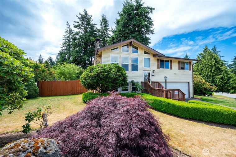 Photo of 2907 SW 333rd St Federal Way, WA 98023