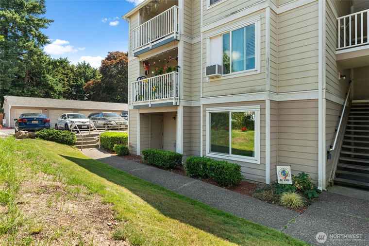 Photo of 3715 S 182nd St Unit A101 SeaTac, WA 98188