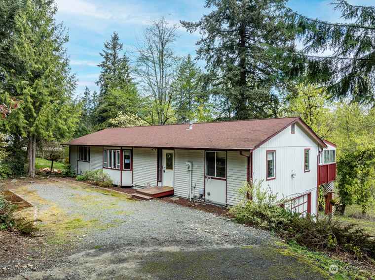Photo of 16825 S Tapps Dr E Lake Tapps, WA 98391