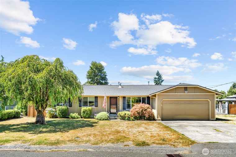 Photo of 808 17th St SE Puyallup, WA 98372