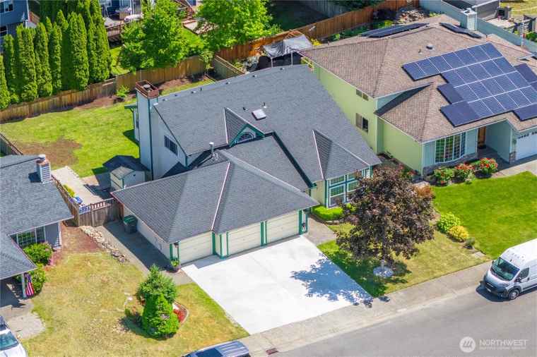 Photo of 27742 214th Ave SE Maple Valley, WA 98038