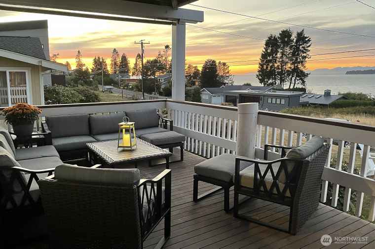Photo of 6926 Holeman Ave Blaine, WA 98230
