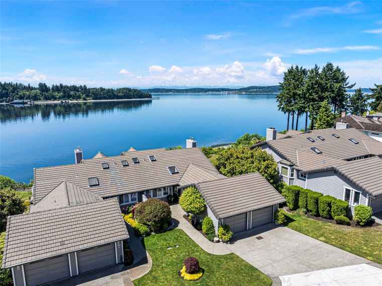 Photo of 52 Chapman Loop Unit D Steilacoom, WA 98388