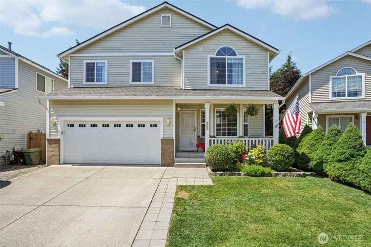 Photo of 1925 Meadowood Loop Woodland, WA 98674