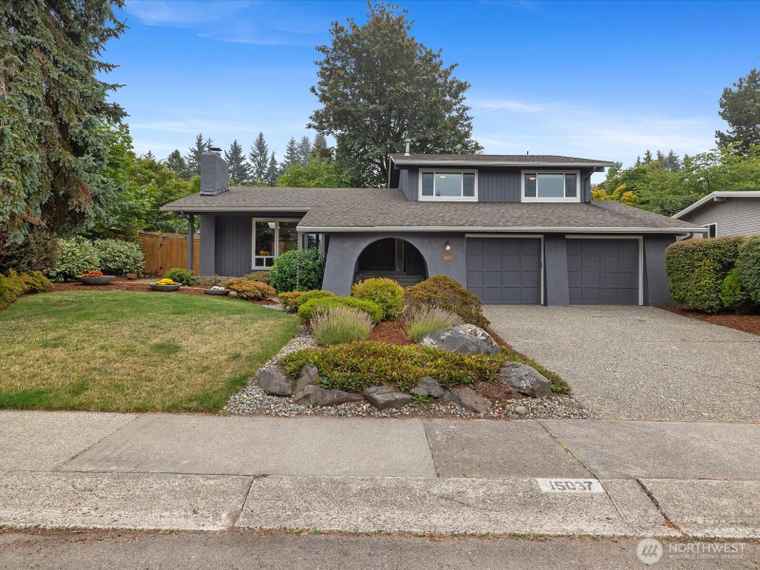 Photo of 15037 SE 47th St Bellevue, WA 98006