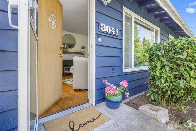 Photo of 3041 S 201st St SeaTac, WA 98198