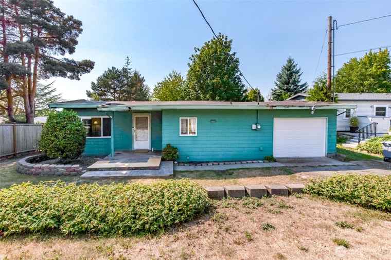 Photo of 17013 105th Ave SE Renton, WA 98055
