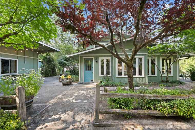 Photo of 3033 28th Ave NW Olympia, WA 98502