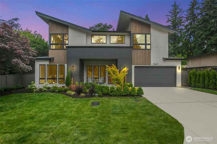 Photo of 15622 SE 9th St Bellevue, WA 98008