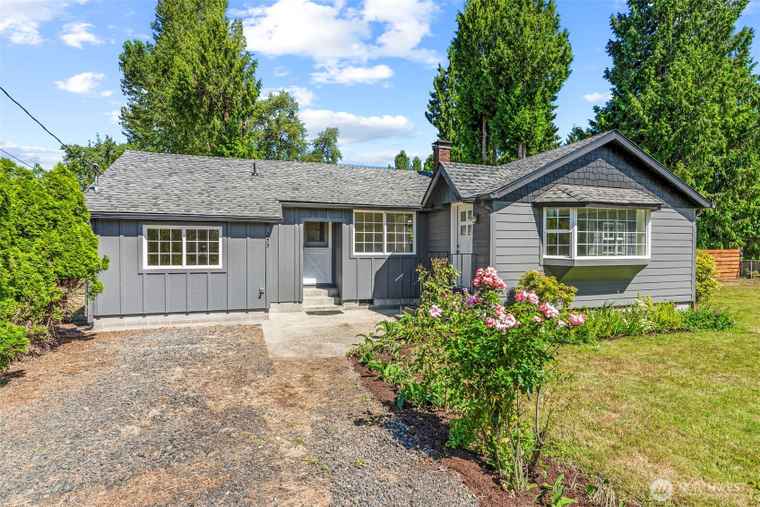 Photo of 255 Douglas St Longview, WA 98632