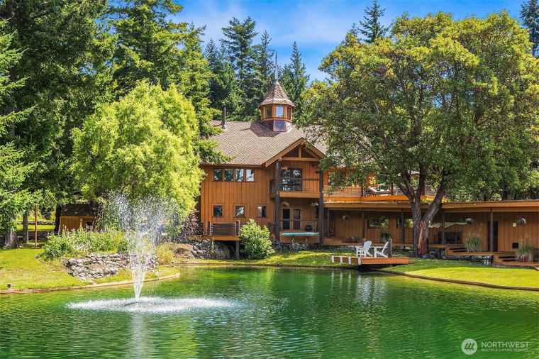 Photo of 341 Mount Dallas Rd Friday Harbor, WA 98250