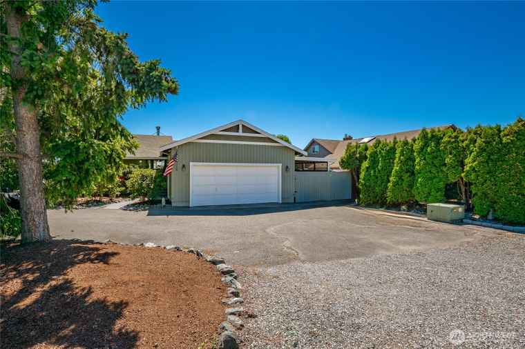 Photo of 5507 Salish Rd Blaine, WA 98230