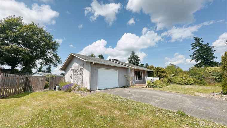 Photo of 2048 Tamarac Pl Ferndale, WA 98248