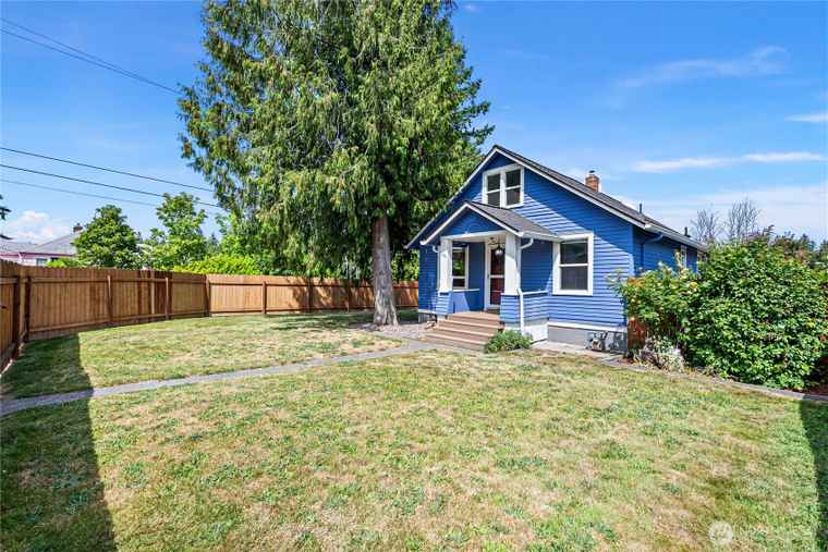 Photo of 1403 Flower Ave Port Orchard, WA 98366