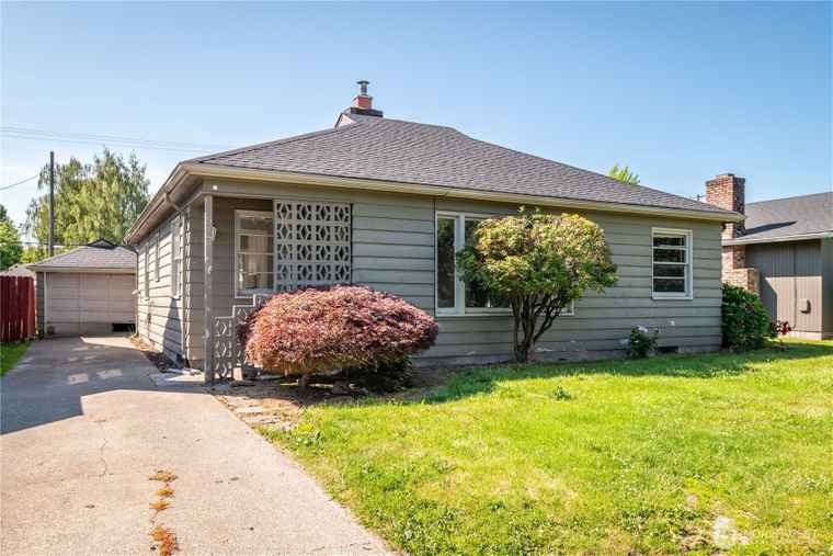Photo of 517 22nd Ave Longview, WA 98632