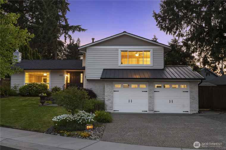 Photo of 4229 190th Ave SE Issaquah, WA 98027