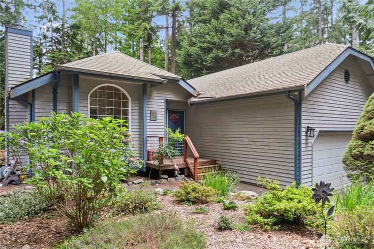 Photo of 72 Evans Ln Port Ludlow, WA 98365