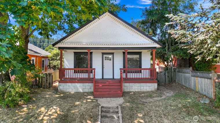 Photo of 1121 Franklin St Bellingham, WA 98225