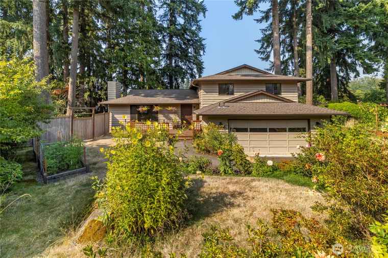Photo of 2413 Lisa Ln Bellingham, WA 98229