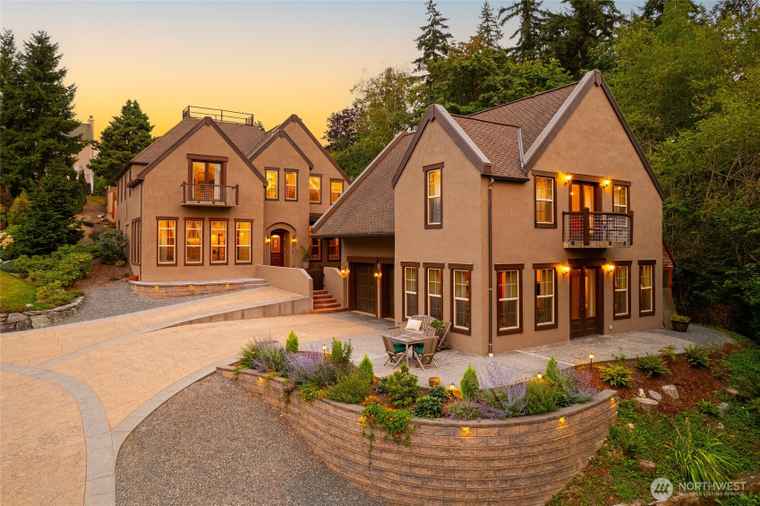 Photo of 835 Samish Way Bellingham, WA 98229
