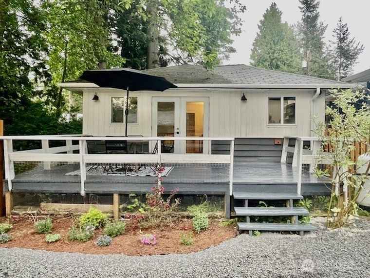 Photo of 8293 Beachway Dr Blaine, WA 98230