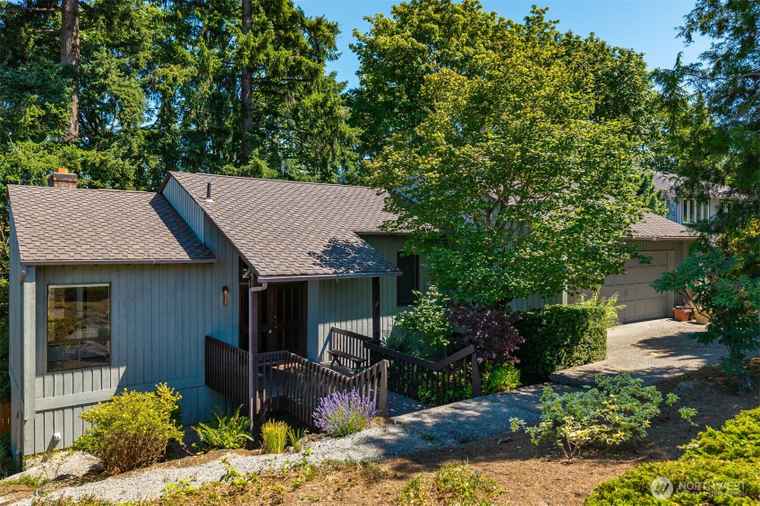 Photo of 4630 142nd Pl SE Bellevue, WA 98006