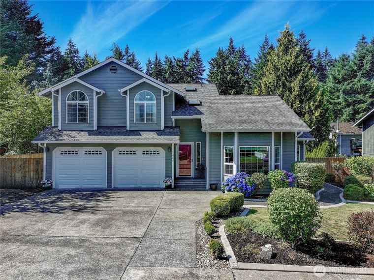 Photo of 1441 NW Lakehill Cir Silverdale, WA 98383