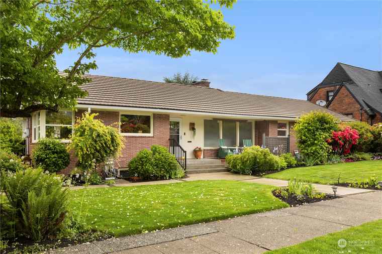 Photo of 2215 47th Ave SW Seattle, WA 98116