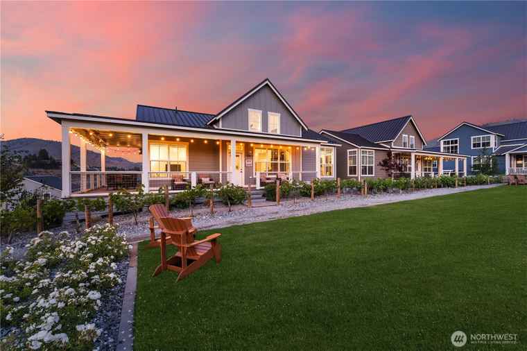 Photo of 250 Bobcat Ln Chelan, WA 98816