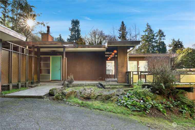 Photo of 16206 Maplewild Ave SW Burien, WA 98166