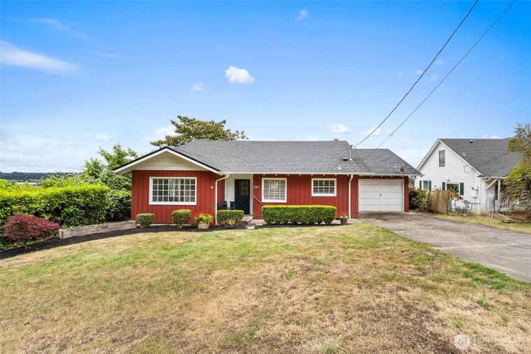 Photo of 261 SE Adams Ave Chehalis, WA 98532