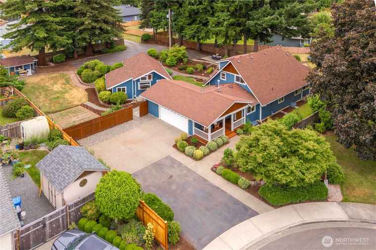 Photo of 1426 31st Ave SW Puyallup, WA 98373