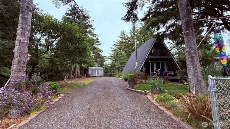 Photo of 148 Seagate St SW Ocean Shores, WA 98569
