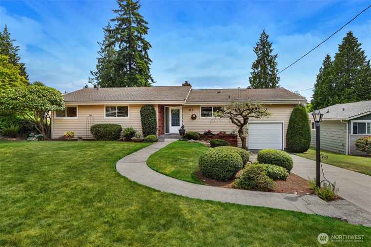 Photo of 117 N 178th St Shoreline, WA 98133