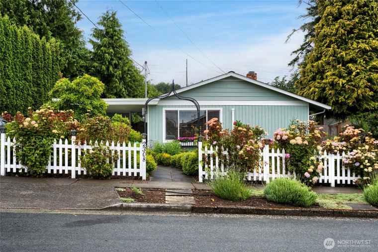 Photo of 2308 E Ave Anacortes, WA 98221