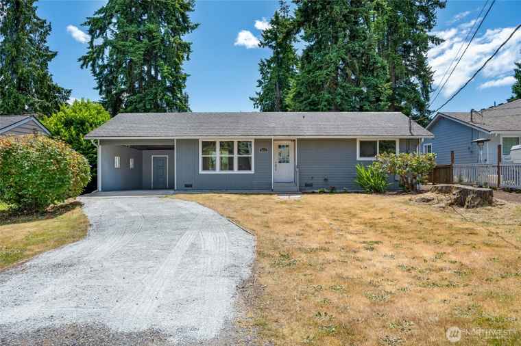 Photo of 5822 202nd St SW Lynnwood, WA 98036