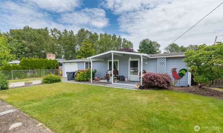 Photo of 500 N Barker St Mount Vernon, WA 98273