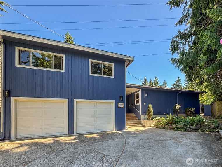 Photo of 12415 NE 109th Pl Kirkland, WA 98033