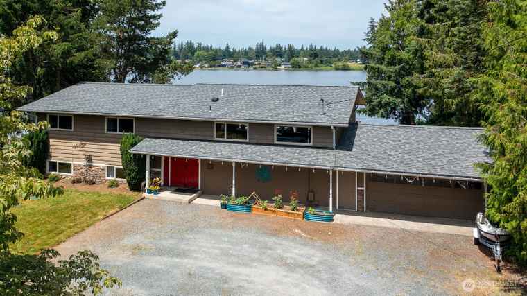 Photo of 286 E Bartlett Rd Lynden, WA 98264